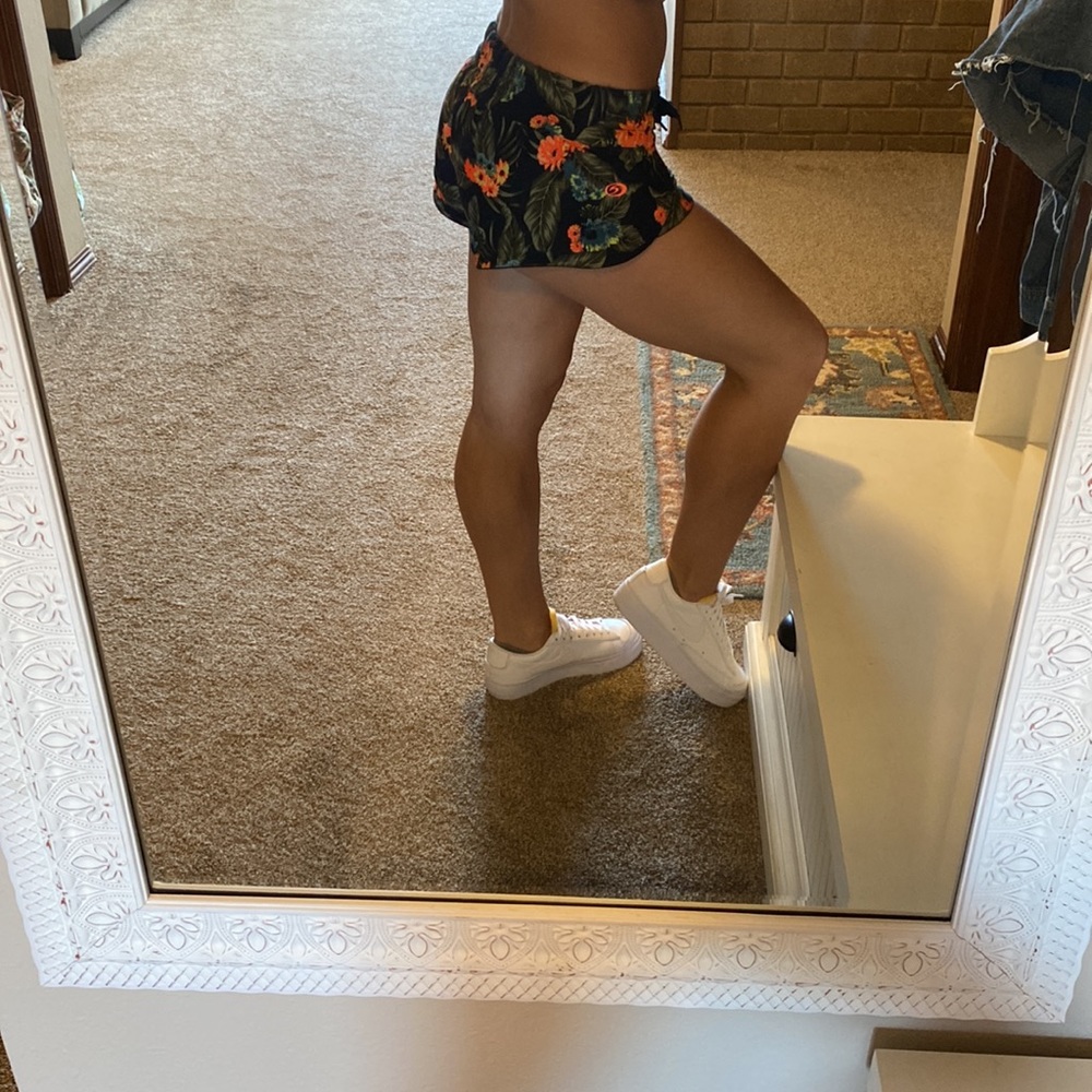 Reversible 🌺 Rip Curl 🌺 Shorts - Picture 4 of 10